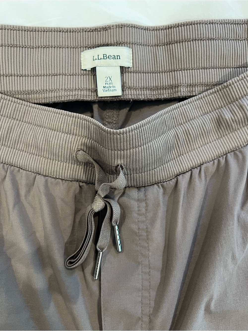 L.L. Bean Women's Taupe Vista Camp Pants 2X - Picture 2 of 3